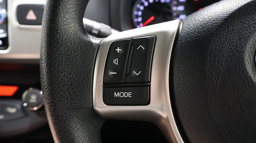 2015 Toyota Vitz image 333370
