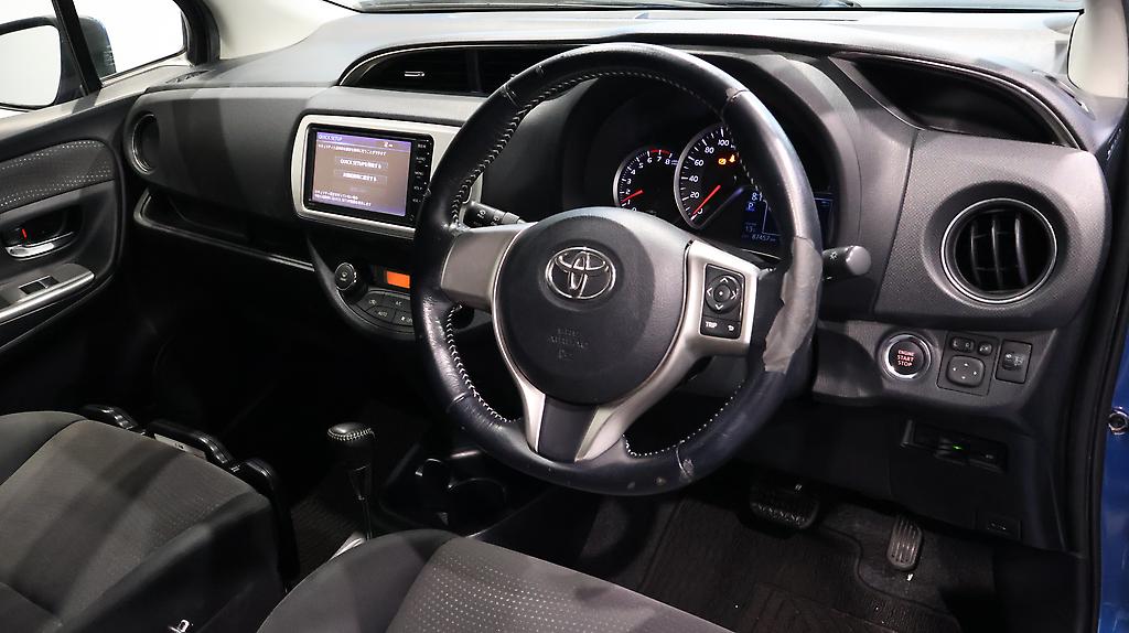 2015 Toyota Vitz image 333751