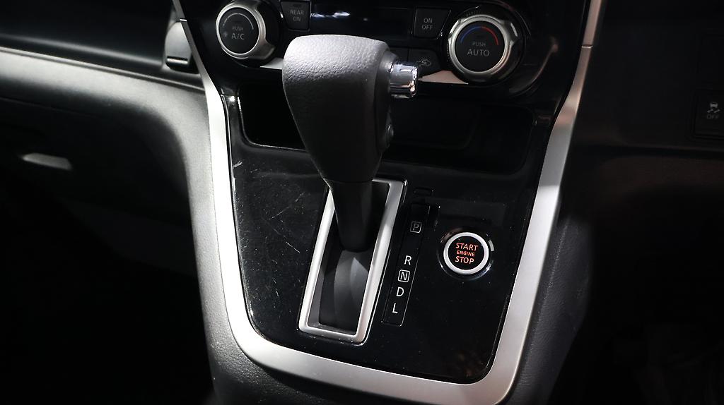 2016 Nissan Serena Hybrid Highway Star image 332300