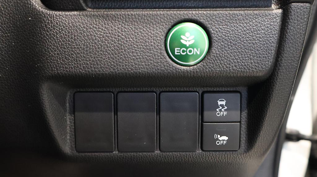 2014 Honda Fit Hybrid L Package image 335970