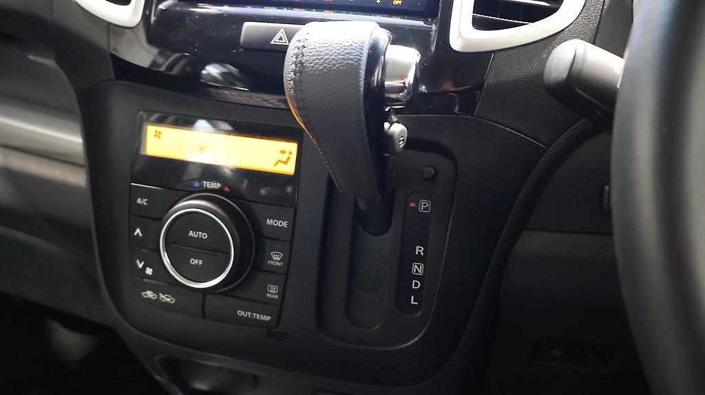 2015 Suzuki Solio Black ＆ White image 335886