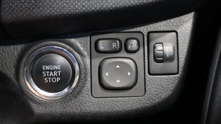 2015 Toyota Vitz image 333757