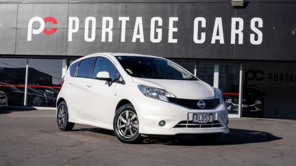 2014 Nissan Note Aero Style Emergency Brake image 332477