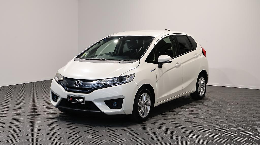 2015 Honda Fit Hybrid L Package image 331045