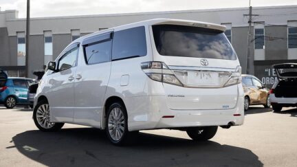 2012 Toyota Vellfire 7 seater , Parking sensor Leather covers image 330803