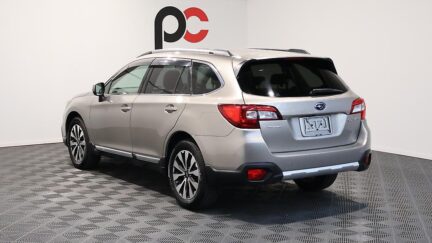 2015 Subaru Outback Limited AWD with Leather and Cruise image 335477