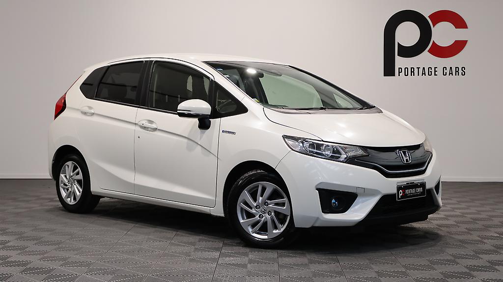 2015 Honda Fit Hybrid L Package image 331042