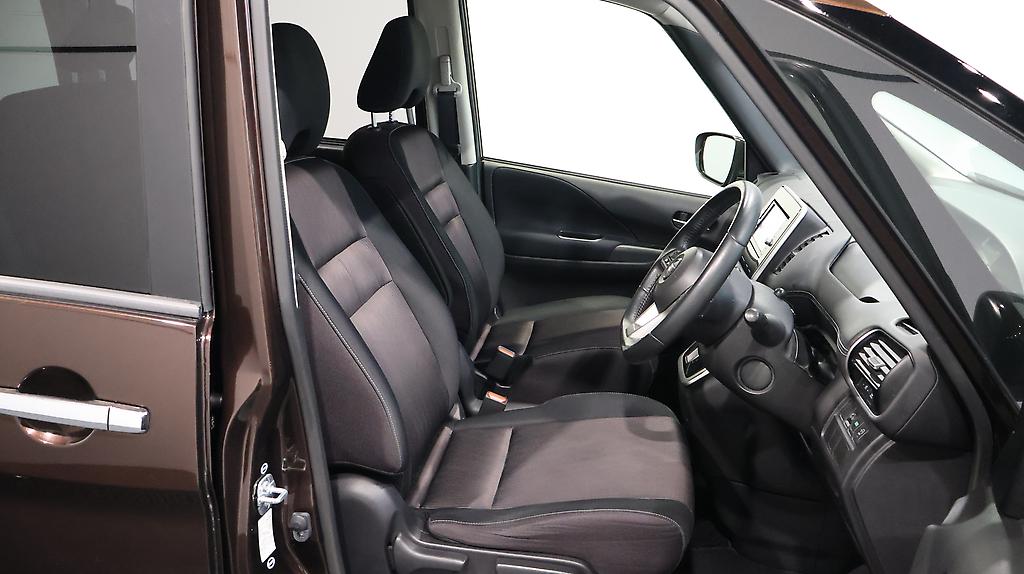 2016 Nissan Serena Hybrid Highway Star image 332294