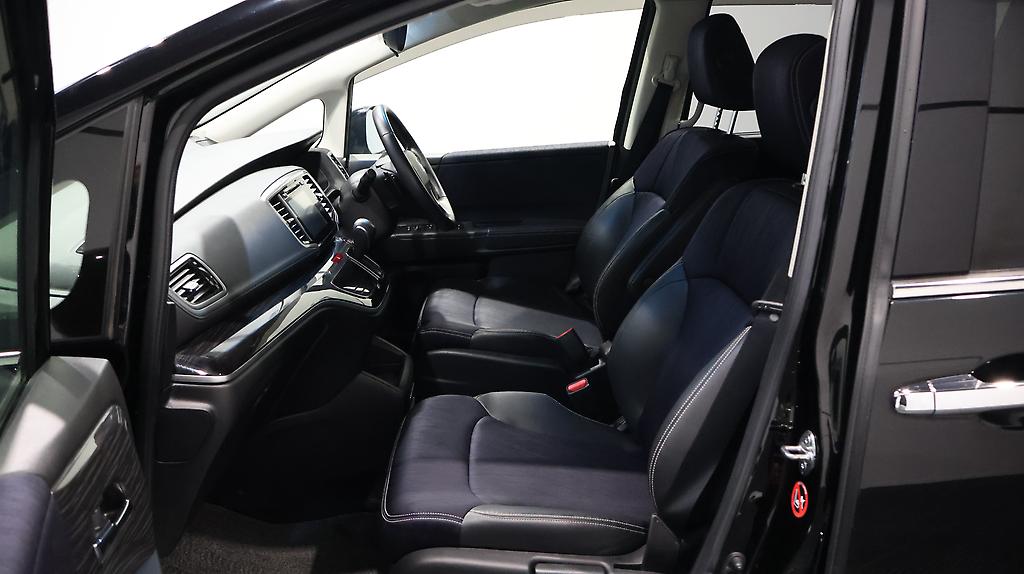 2015 Honda Odyssey Absolute Advance image 333654