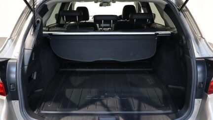 2015 Subaru Outback Limited AWD with Leather and Cruise image 335480