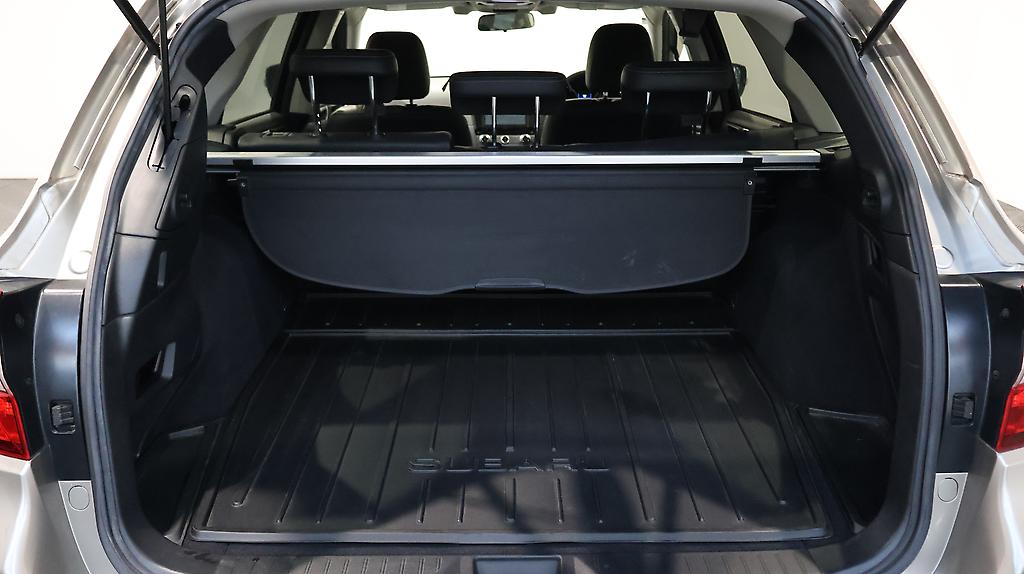 2015 Subaru Outback Limited AWD with Leather and Cruise image 335480
