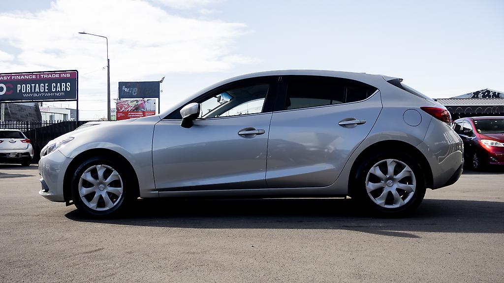 2014 Mazda Axela Low KMS! 15 S Push start, I stop image 331547
