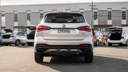 2022 Mg Hs 2.0PT/4WD/6AT Essence NZ New Low kms image 331510
