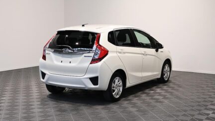 2015 Honda Fit Hybrid L Package image 331047