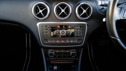 2014 Mercedes-benz A 180 Super Low KMS, Half Leather image 333454