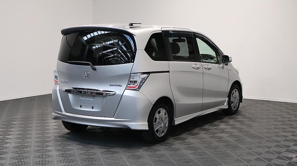 2013 Honda Freed Hybrid image 331589