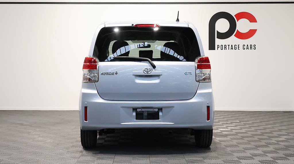 2013 Toyota Spade F Model image 336025