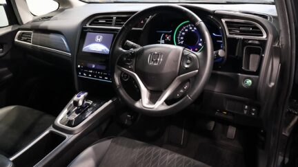 2015 Honda Shuttle Hybrid Z image 331344