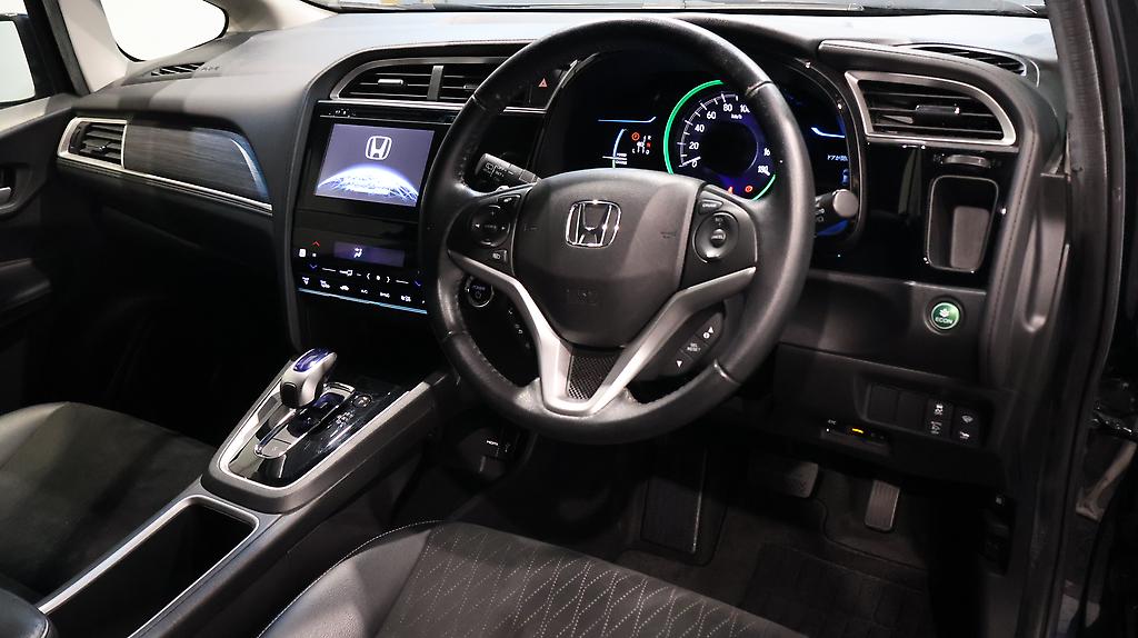 2015 Honda Shuttle Hybrid Z image 331344