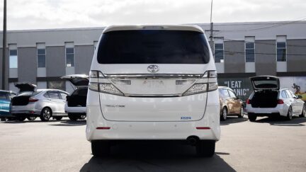 2012 Toyota Vellfire 7 seater , Parking sensor Leather covers image 330802