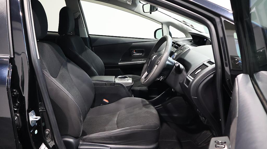 2018 Toyota Prius ALPHA image 335724