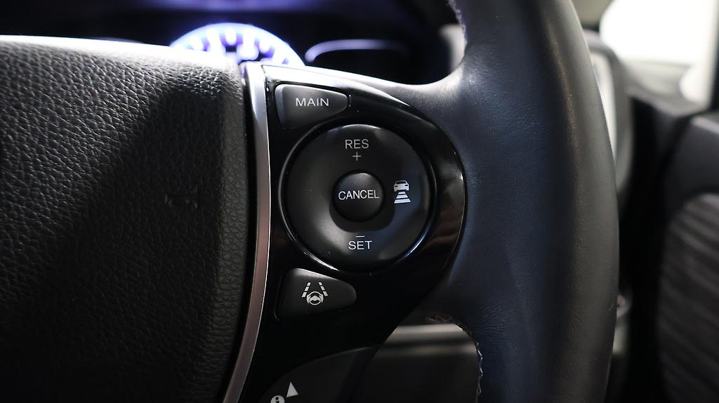 2015 Honda Odyssey Absolute Advance image 333669