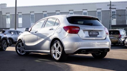 2014 Mercedes-benz A 180 Super Low KMS, Half Leather image 333447