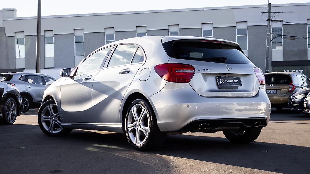 2014 Mercedes-benz A 180 Super Low KMS, Half Leather image 333447