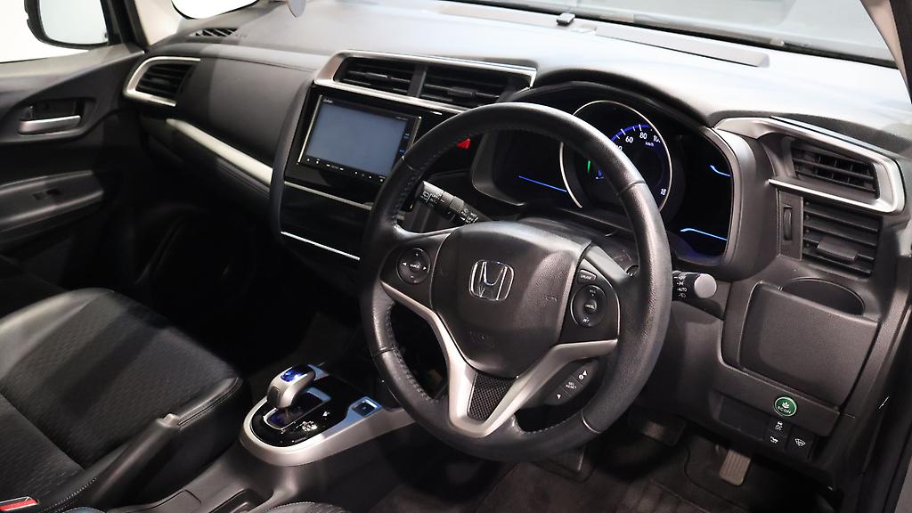 2013 Honda Fit Hybrid L Package, Cruise Control image 334354