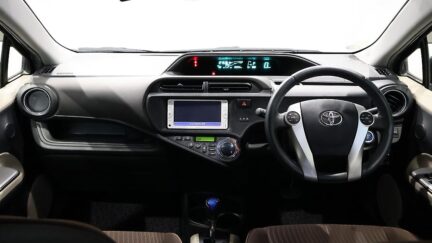 2012 Toyota Aqua G Hybrid image 335213