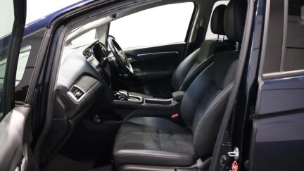 2015 Honda Shuttle Hybrid Z image 331339