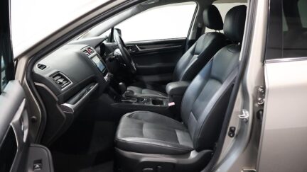 2015 Subaru Outback Limited AWD with Leather and Cruise image 335481