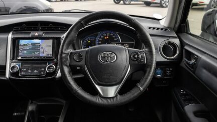 2013 Toyota Corolla Fielder Hybrid F Push start image 331213