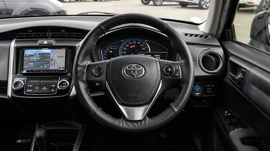 2013 Toyota Corolla Fielder Hybrid F Push start image 331213