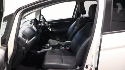 2015 Honda Fit Hybrid L Package image 331050