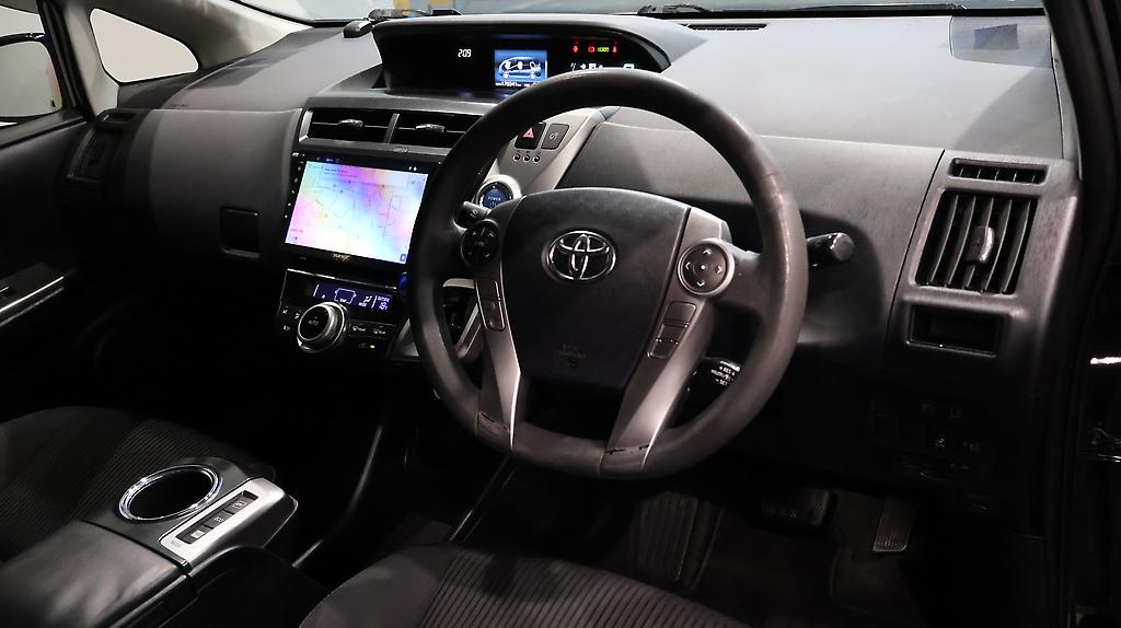 2018 Toyota Prius ALPHA image 335726