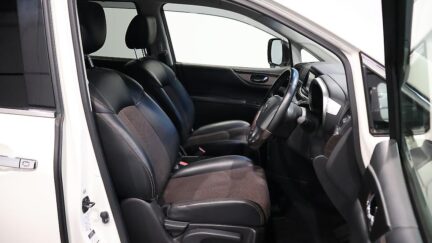 2013 Nissan Elgrand Highway Star Urban Chrome image 335552
