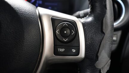 2015 Toyota Vitz image 333758