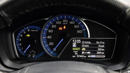 2013 Toyota Corolla Fielder Hybrid F Push start image 331207