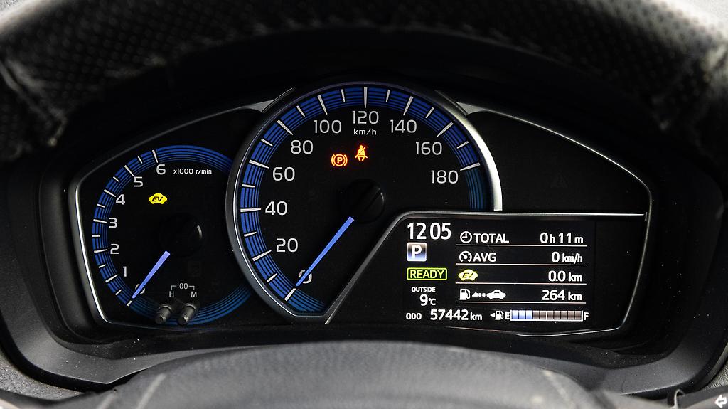 2013 Toyota Corolla Fielder Hybrid F Push start image 331207