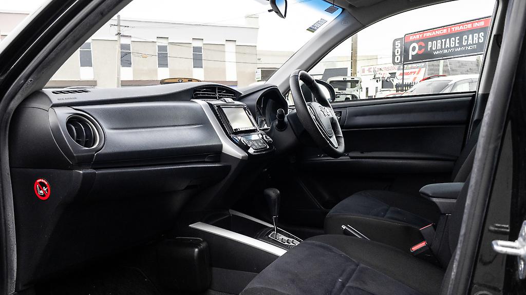 2013 Toyota Corolla Fielder Hybrid F Push start image 331218