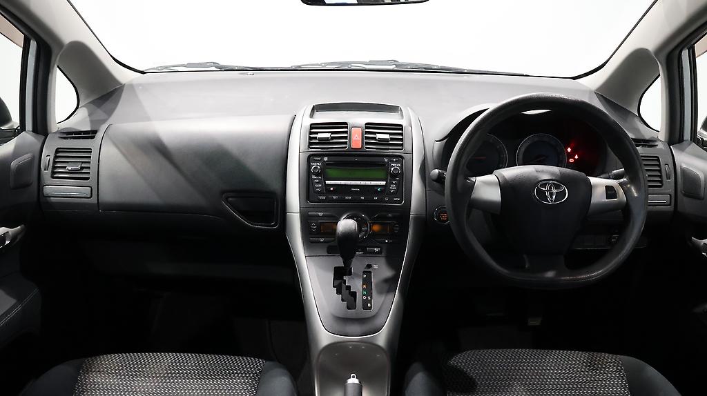 2012 Toyota Auris image 330830