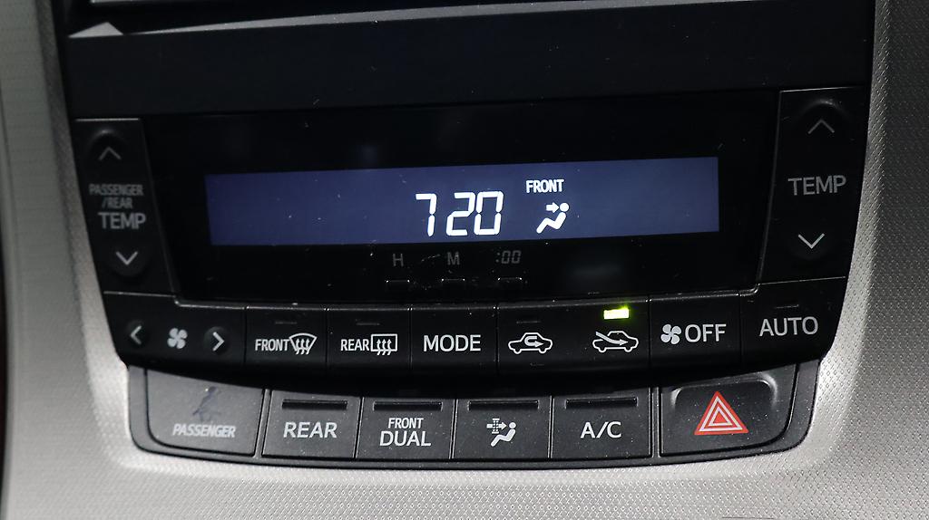 2013 Toyota Vellfire 2.4Z image 335534