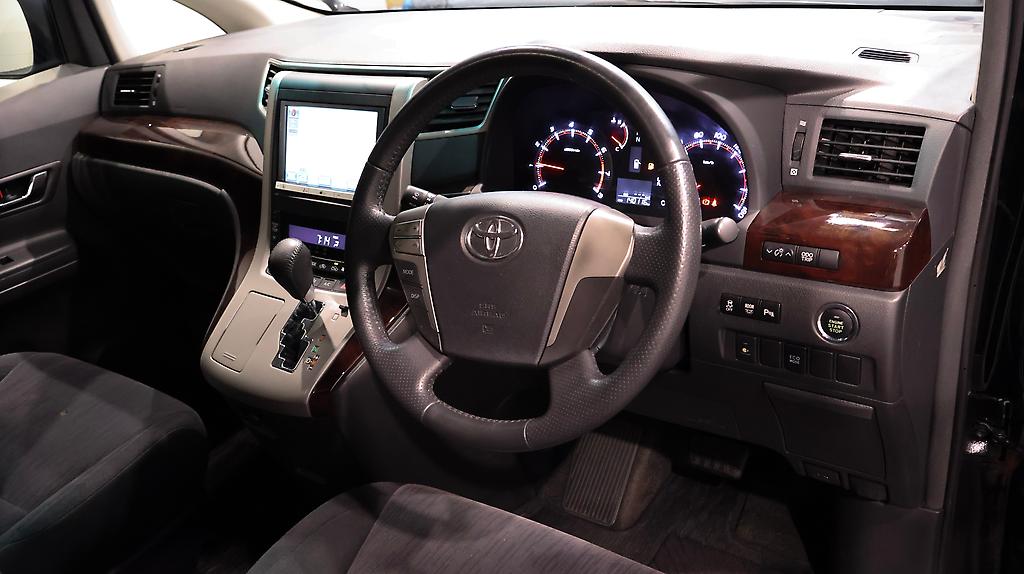 2013 Toyota Vellfire 2.4Z image 335531