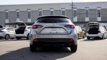 2014 Mazda Axela Low KMS! 15 S Push start, I stop image 331548