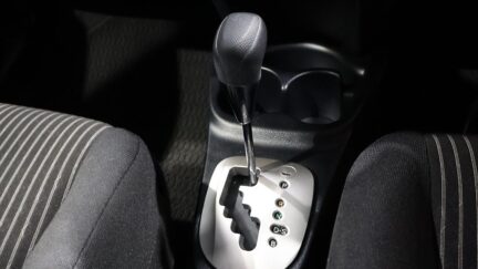 2015 Toyota Vitz image 333367