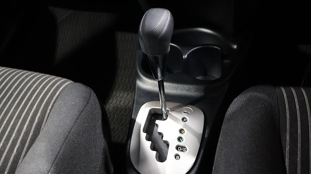 2015 Toyota Vitz image 333367