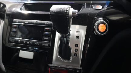 2013 Nissan Elgrand Highway Star Urban Chrome image 335558