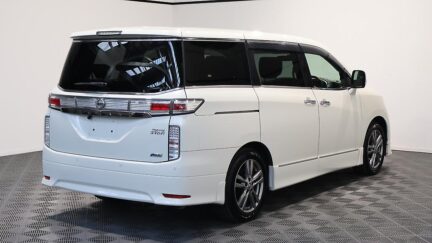 2013 Nissan Elgrand Highway Star Urban Chrome image 335545