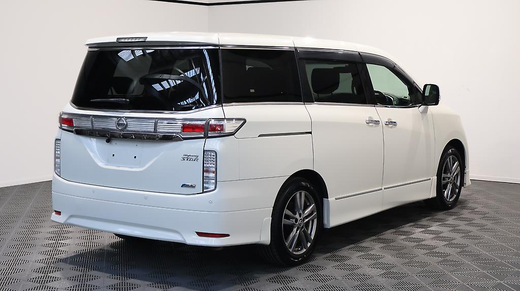 2013 Nissan Elgrand Highway Star Urban Chrome image 335545